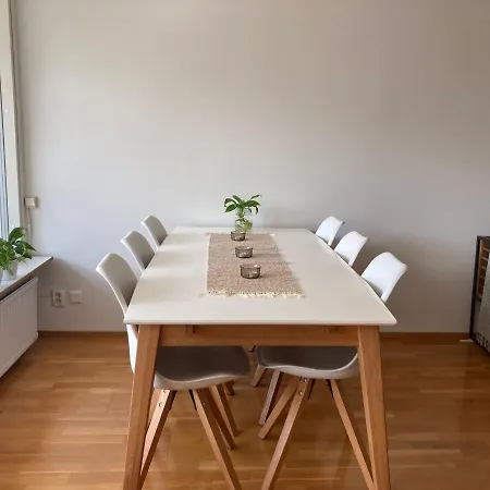 Апартаменты Tapiola Hill 2 Bedroom And 1 Living With Private Parking Эспоо